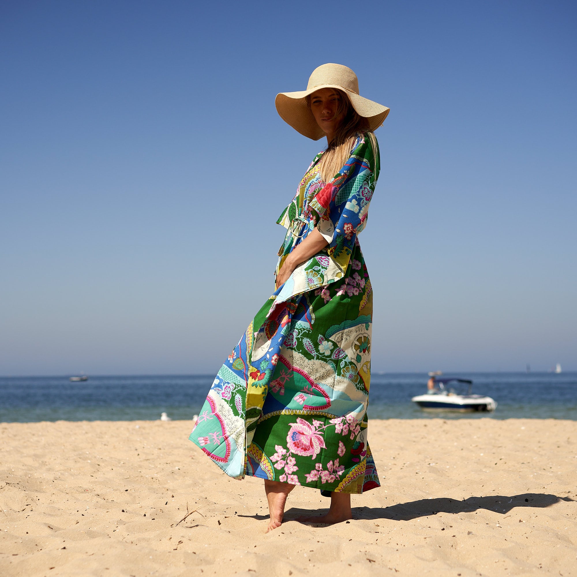 Multicoloured beach cover up kaftan for women summer wardrobe
Vibrant floral cotton kaftan dress styled for European summer outfit
Oversized colourful kaftan dress for tropical holiday travel wear
Soft breathable cotton kaftan with boho print for beach styling