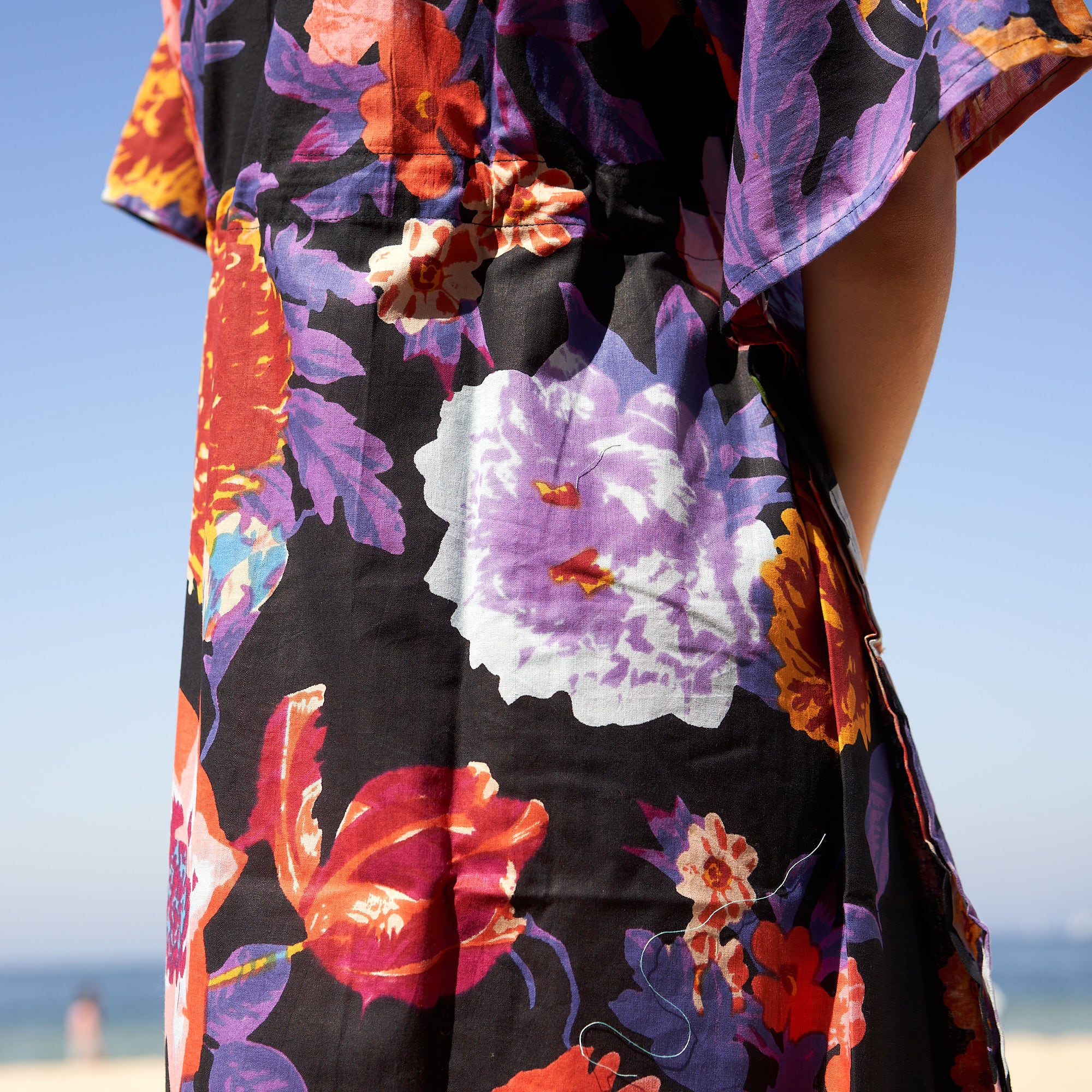Women’s beach kaftan dress vacation styling outfit
Relaxed cotton jungle kaftan summer fashion outfit