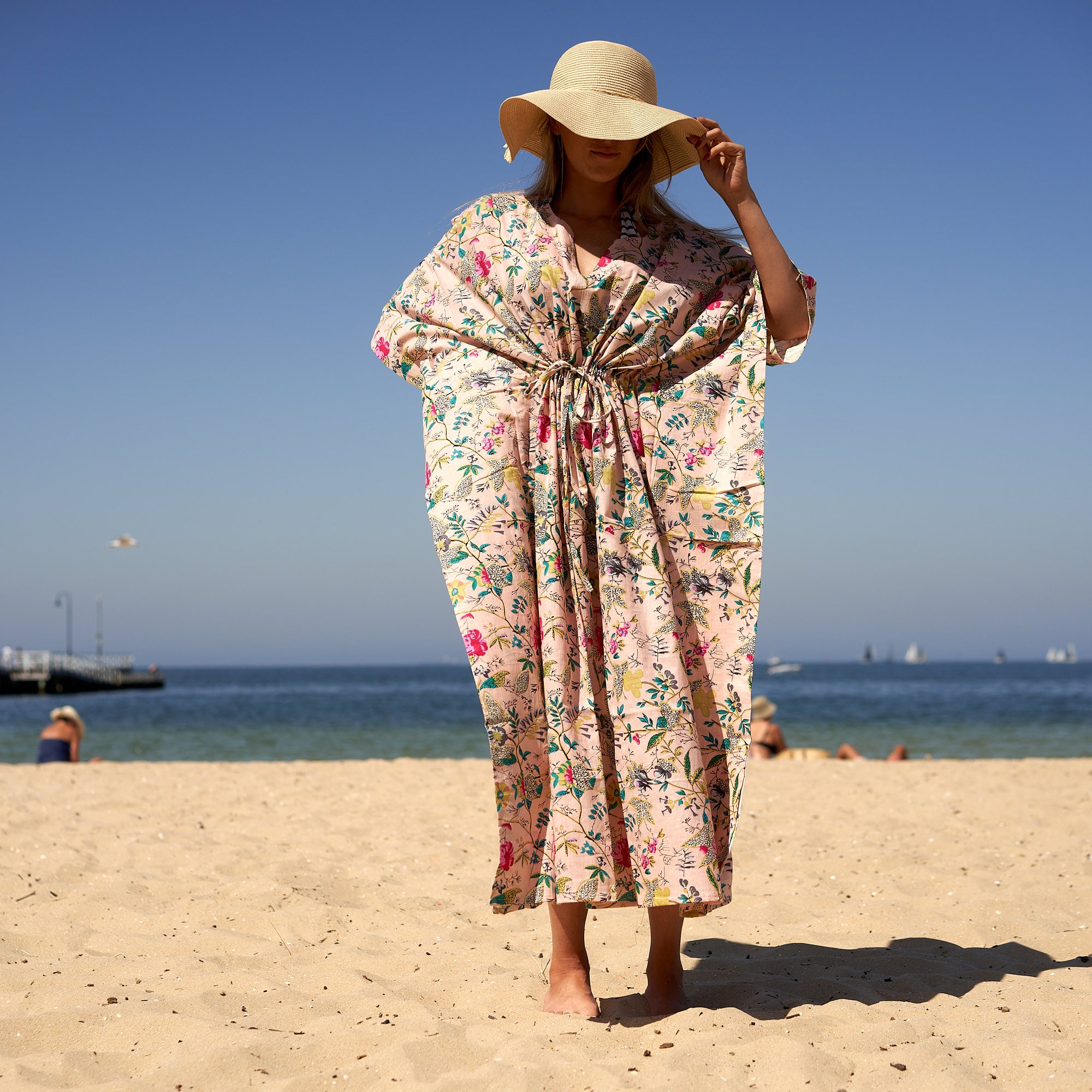 Artisan cotton kaftan tropical holiday look women
Women’s beach kaftan dress vacation styling outfit
Relaxed cotton tropical kaftan summer fashion outfit