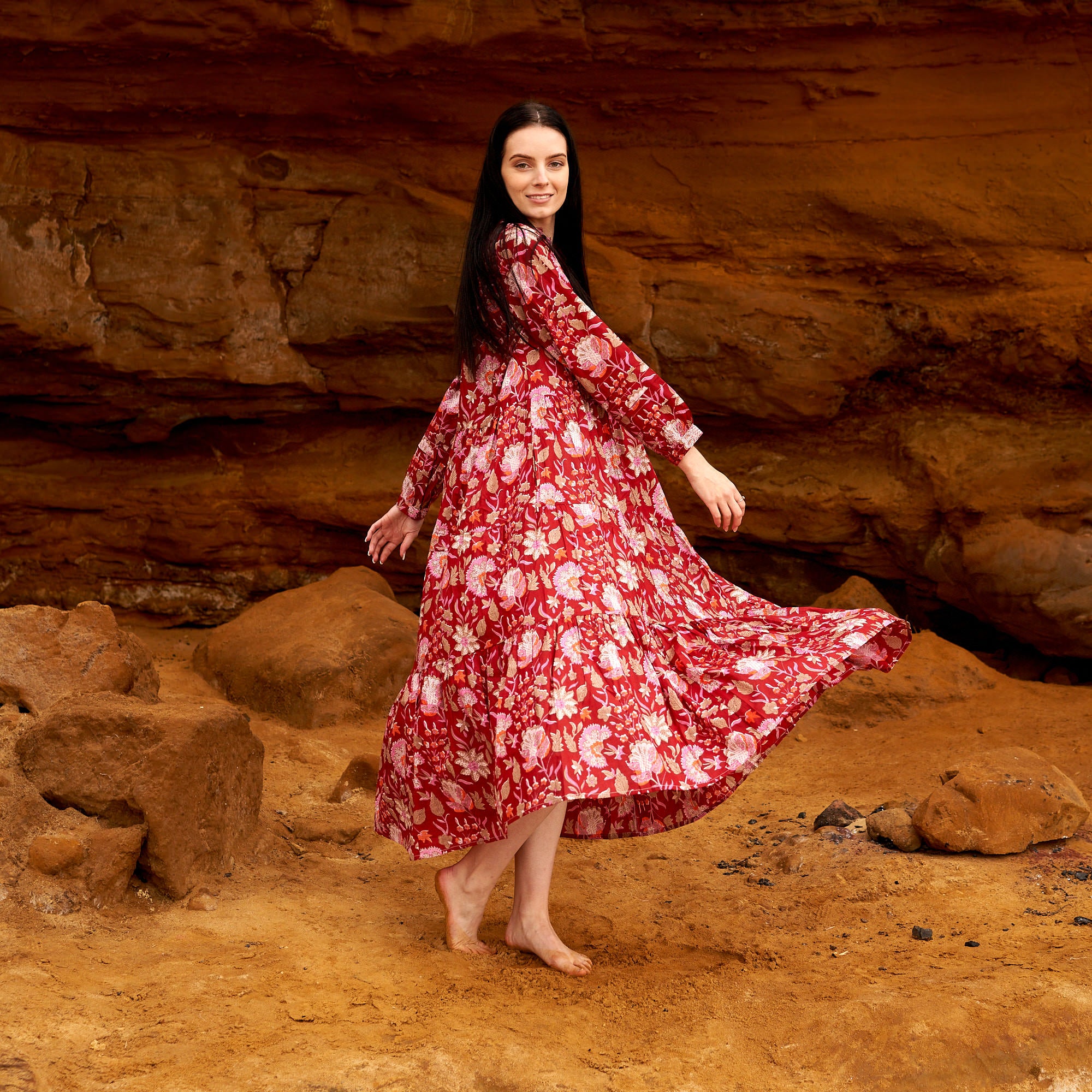 Cotton floral maxi dress close-up fabric detail
Relaxed fit maxi dress women vacation outfit