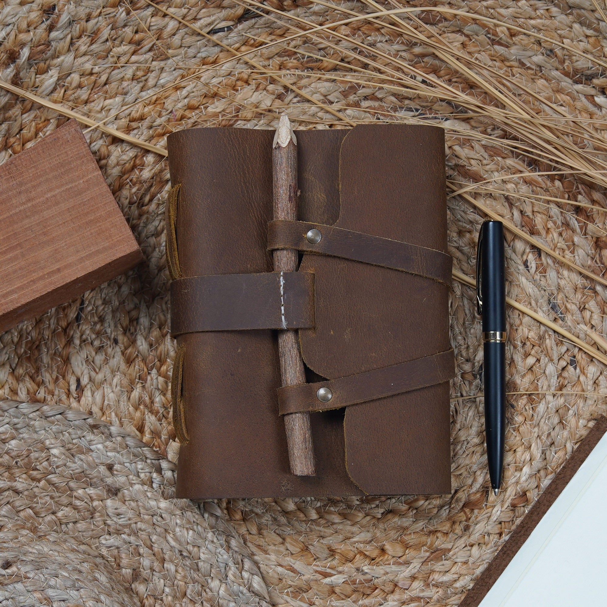 Vintage Leather Journal - Penning Down Heritage