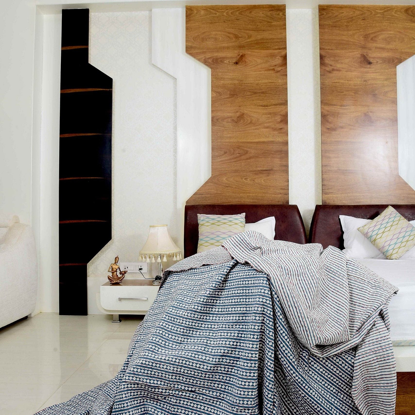 Linen Connections Indian Kantha Quilt - White Blues