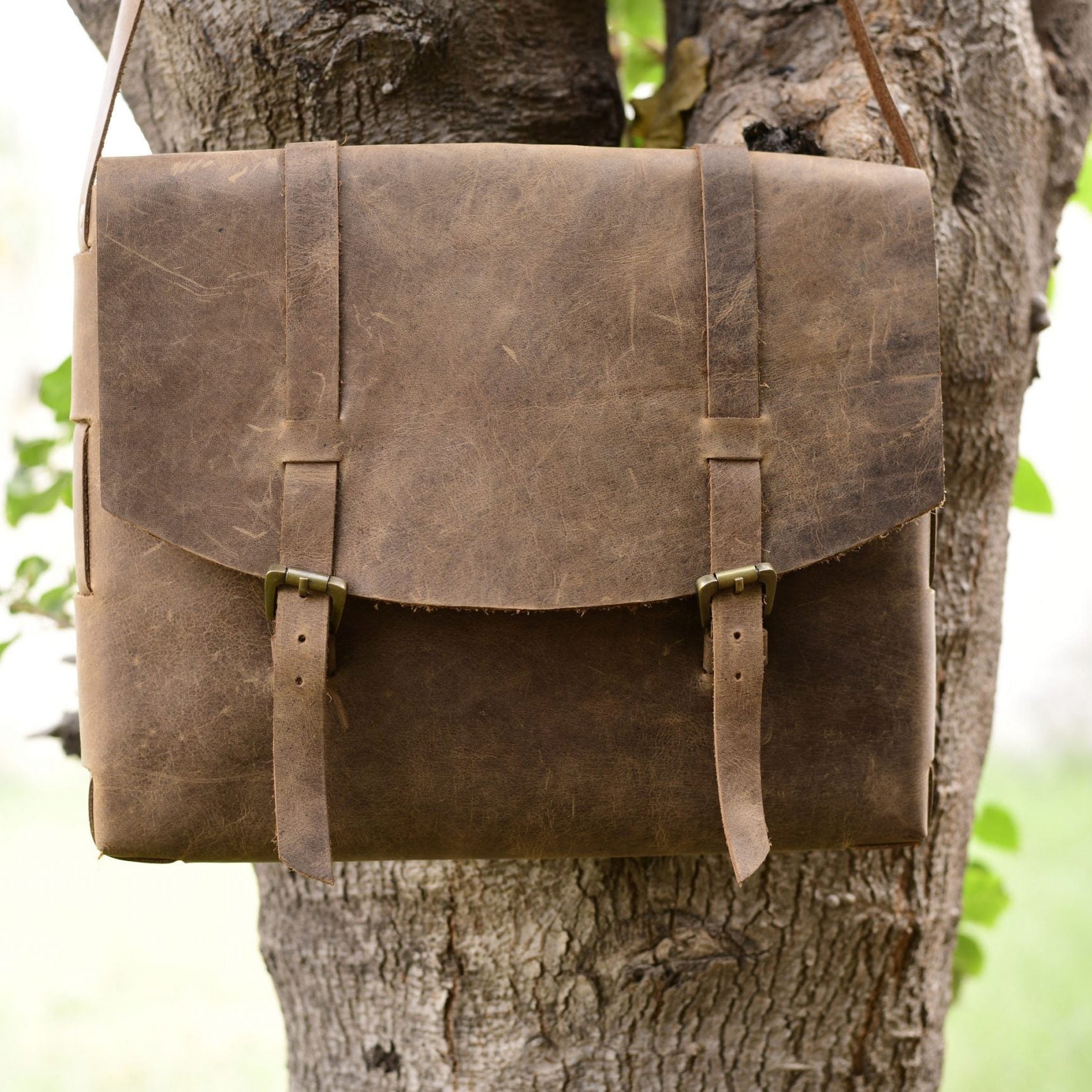 Men's Leather Bag - Vintage Elegance