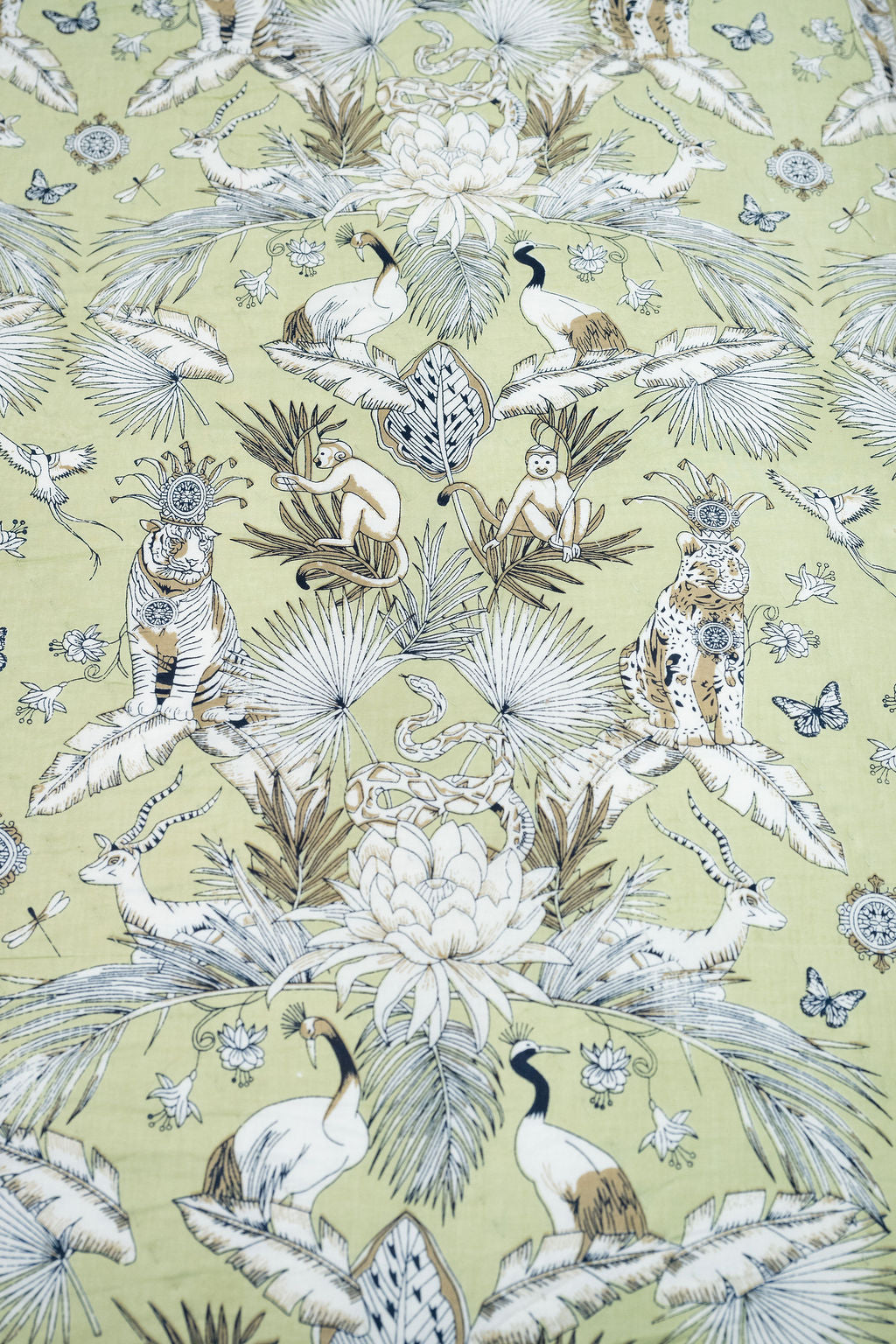 Green Botanical Print Cotton Quilt Set – Hand Screen-Printed, Reversible, Queen/King Size