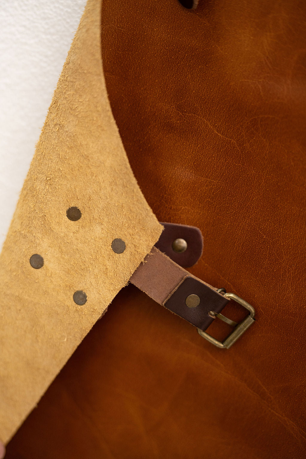 Heavy duty saddle brown leather apron with signature premium design