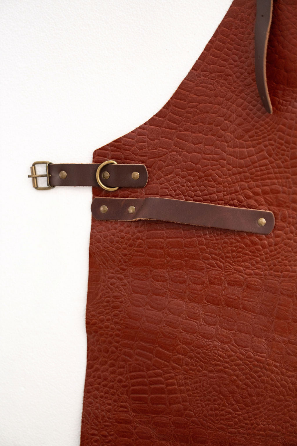 Stylish textured leather apron with croc finish for barber and BBQ use