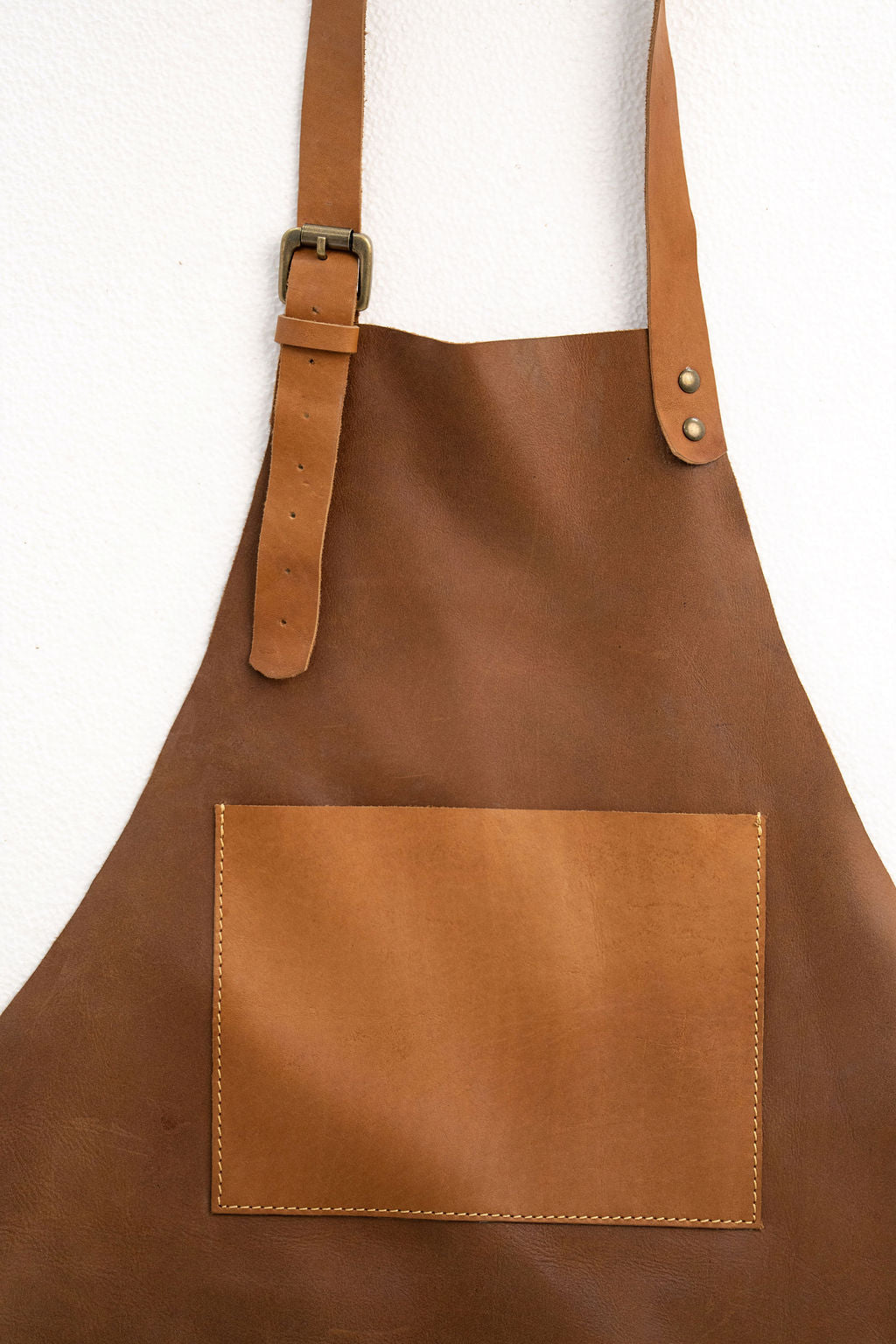 Durable tan leather apron small size with functional storage pockets