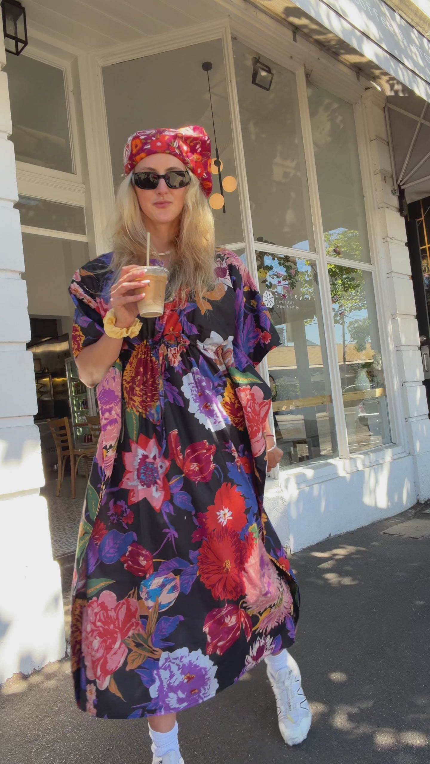 Lightweight cotton jungle kaftan vacation outfit women
Oversized midnight jungle kaftan relaxed silhouette dress