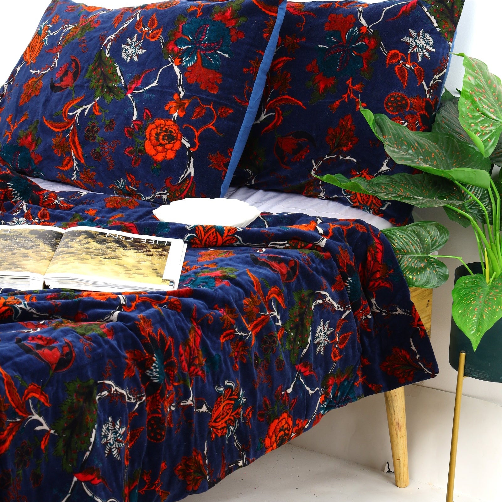 Velvet Floral Kantha Quilt - Blue Serene
