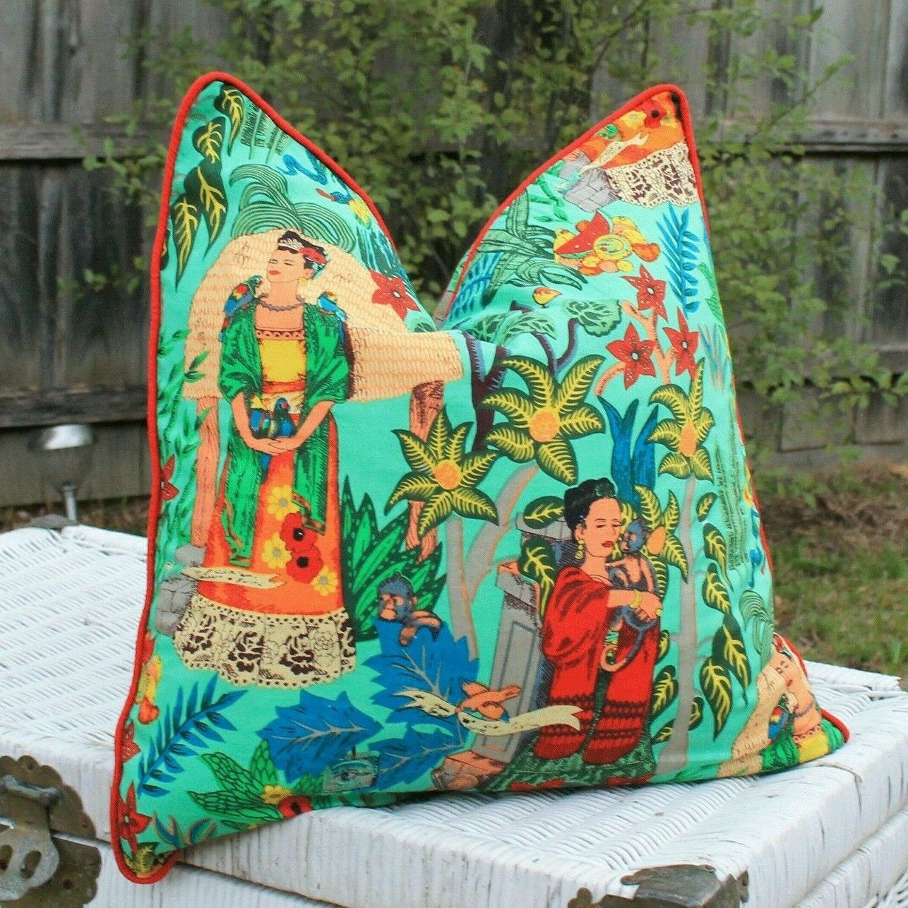 'Frida's Jungle Oasis' 100% Cotton Cushion Cover